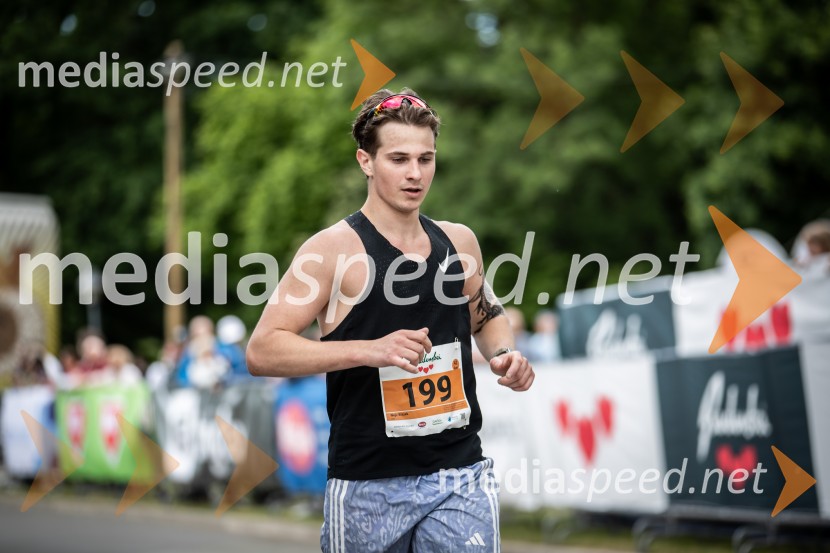 43. Maraton Treh src - tek