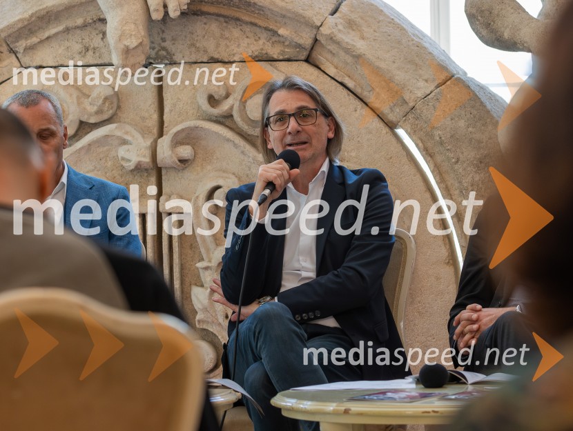  Aleksandar  Popovski, režiser, umetniški direktor Drame SNG MariborSNG Maribor predstavil repertoar sezone 2025/2026