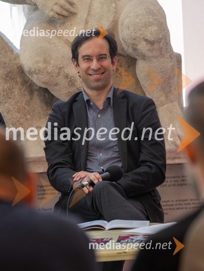  Simon Krečič, umetniški direktor Opere SNG MariborSNG Maribor predstavil repertoar sezone 2025/2026