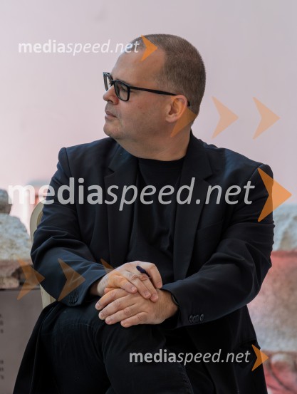  Alan Kavčič, predstavnik za odnose z javnostmi SNG MariborSNG Maribor predstavil repertoar sezone 2025/2026