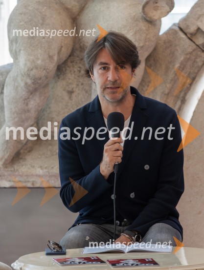  Edward Clug, umetniški direktor, Balet SNG MariborSNG Maribor predstavil repertoar sezone 2025/2026