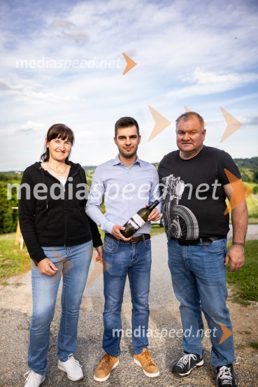  Albina Polanec, Vina Polanec;  Klemen Gungl, Vina Polanec;  Simon Polanec, Vina PolanecV Dupleku uspešno izpeljali prvi Dan odprtih kleti