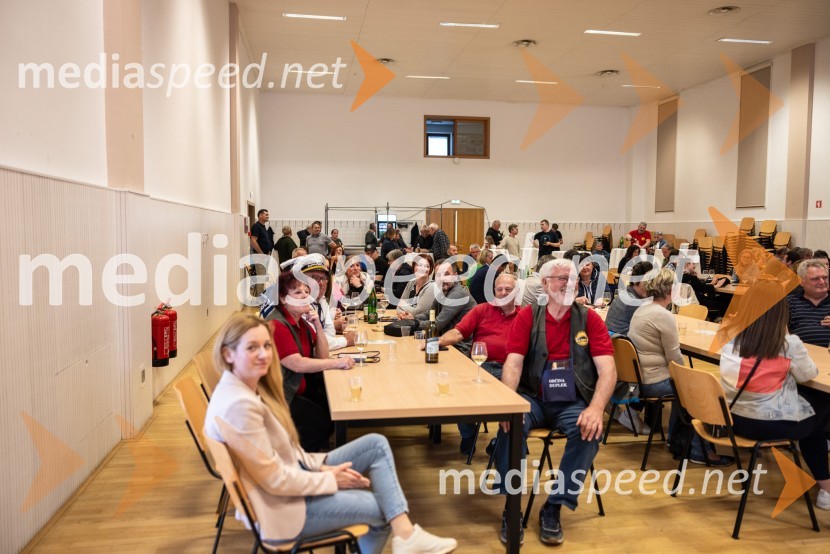 V Dupleku uspešno izpeljali prvi Dan odprtih kleti