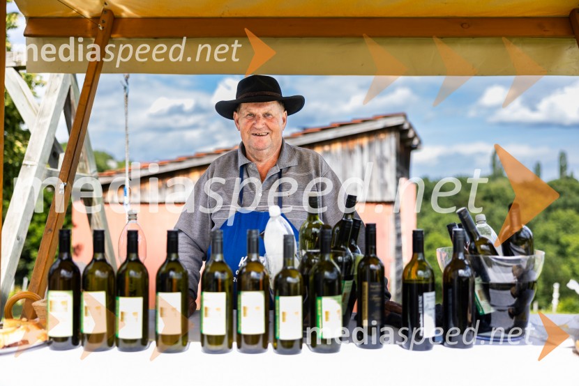  Stanislav Kurnik, Vinogradništvo KurnikV Dupleku uspešno izpeljali prvi Dan odprtih kleti