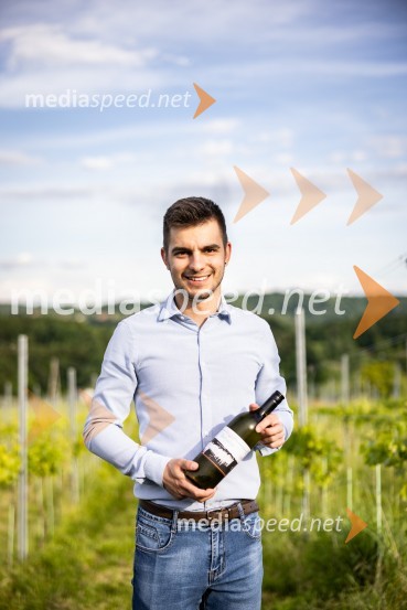  Klemen Gungl, Vina PolanecV Dupleku uspešno izpeljali prvi Dan odprtih kleti