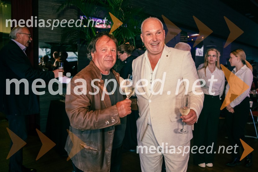  Peter Lovšin - Pero, pevec; mag. Kristjan Verbič, ustanovitelj in bivši predsednik Vseslovenskega združenja malih deležnikov35 let javnega delovanja Kristjana Verbiča