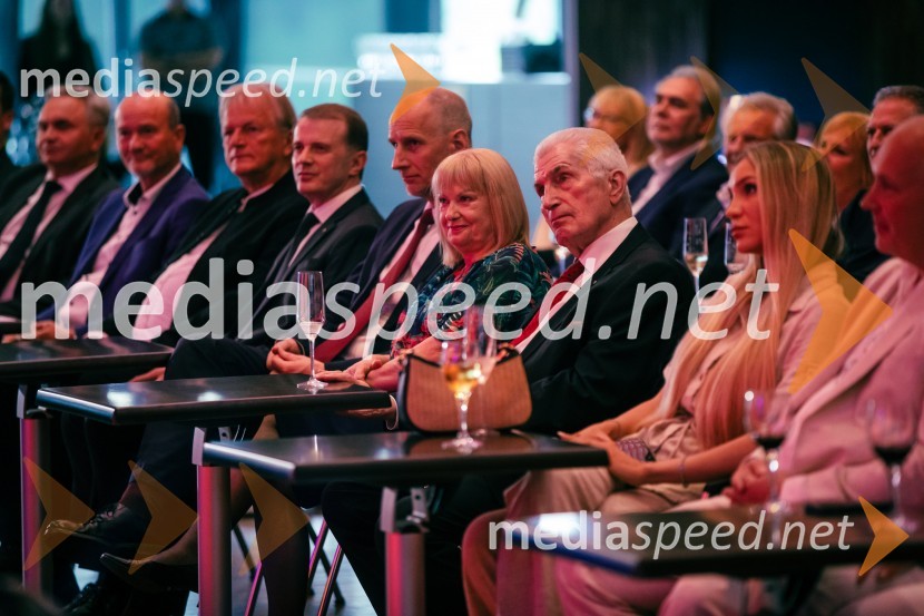  Zijad Bečirović, direktor IFIMES Ljubljana;  Matic Majcenovič, član uprave, Mlinotest;  Zlatko Jenko;  Brane Kastelec, Krka;  Florian Beckermann, Predsednik ◦ Avstriskega združenja delničarjev;  Janja Žlogar Piano, dolgoletna Predsednica Sveta VZMD; prof. dr. Ludvik Toplak,  predsednik Alma Mater Europaea, nekdanji rektor UM;  Julija Verbič; mag. Kristjan Verbič, ustanovitelj in bivši predsednik Vseslovenskega združenja malih deležnikov35 let javnega delovanja Kristjana Verbiča