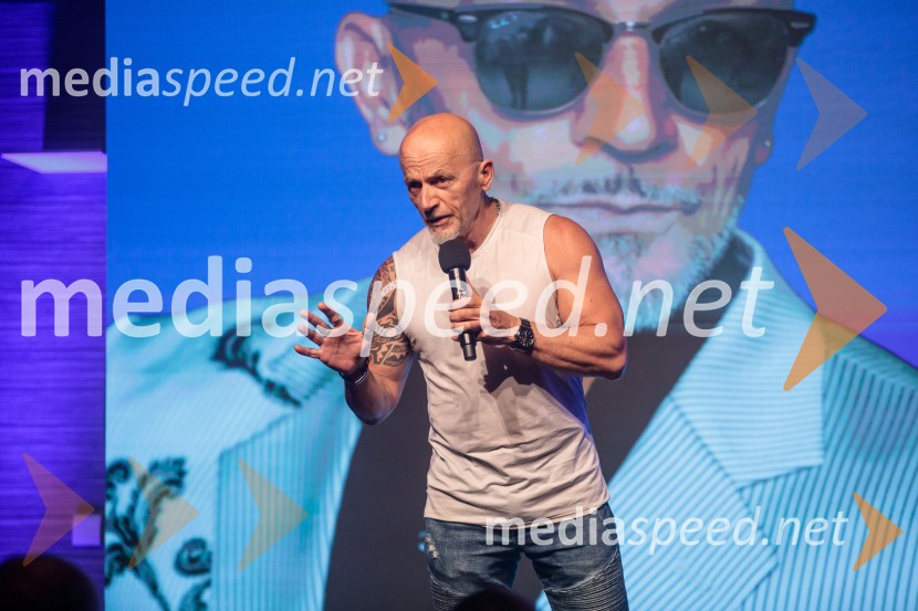  Dominik Kozarič, glasbenik35 let javnega delovanja Kristjana Verbiča