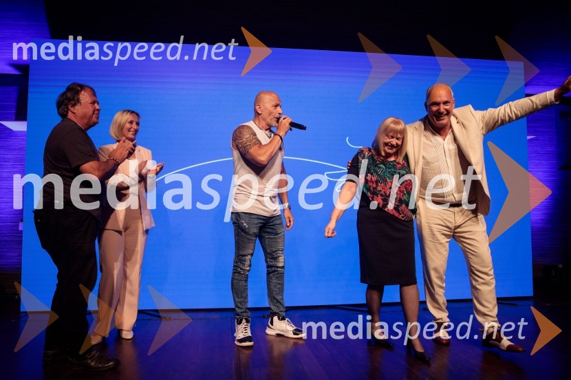  Peter Lovšin - Pero, pevec;  ... ;  Dominik Kozarič, glasbenik;  Janja Žlogar Piano, dolgoletna Predsednica Sveta VZMD; mag. Kristjan Verbič, ustanovitelj in bivši predsednik Vseslovenskega združenja malih deležnikov35 let javnega delovanja Kristjana Verbiča