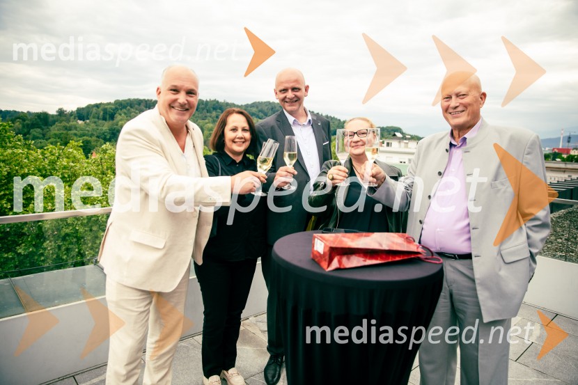 mag. Kristjan Verbič, ustanovitelj in bivši predsednik Vseslovenskega združenja malih deležnikov;  ... ;  ... ;  ... ;  ... 35 let javnega delovanja Kristjana Verbiča