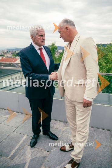 prof. dr. Ludvik Toplak,  predsednik Alma Mater Europaea, nekdanji rektor UM; mag. Kristjan Verbič, ustanovitelj in bivši predsednik Vseslovenskega združenja malih deležnikov35 let javnega delovanja Kristjana Verbiča