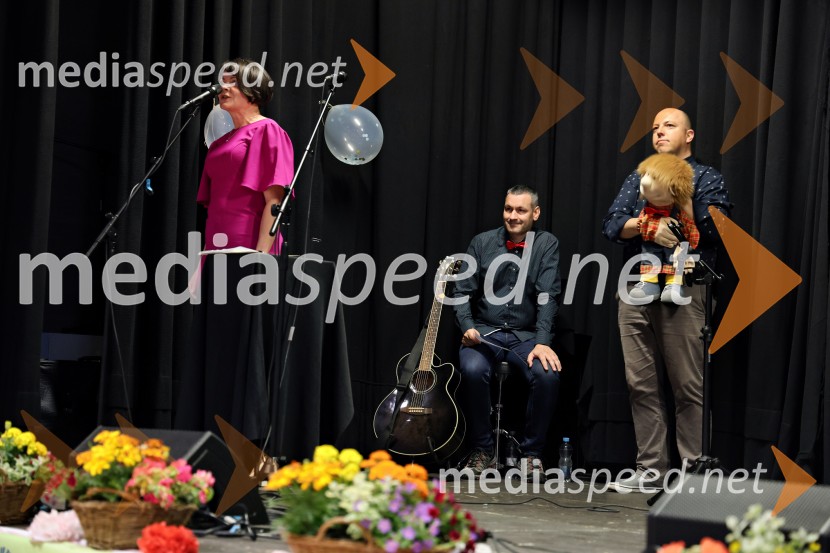  ... ;  ... ;  Aleksander Onišak, lutkar in terapevtDobrodelni koncert Čudeži sveta