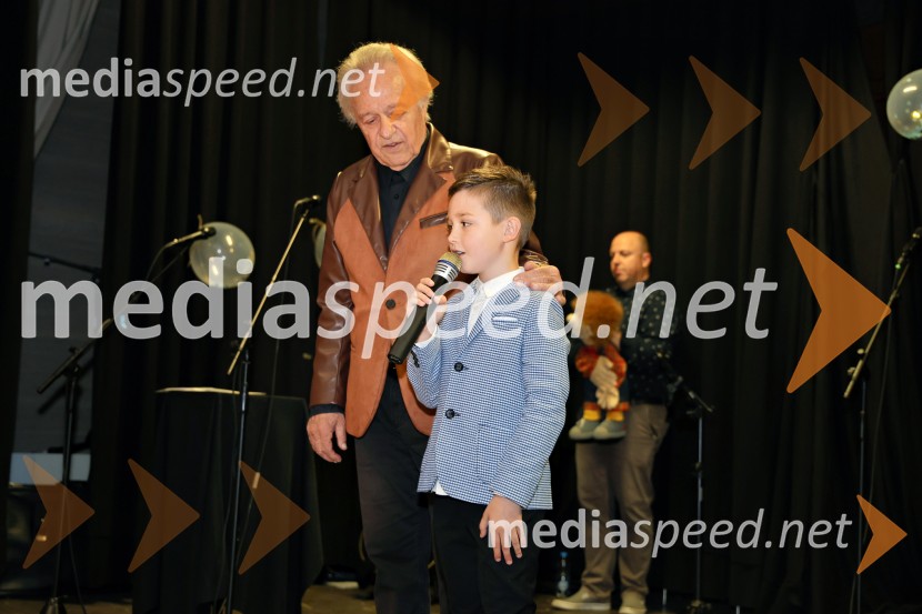  Alfi Nipič, pevec;  ... Dobrodelni koncert Čudeži sveta