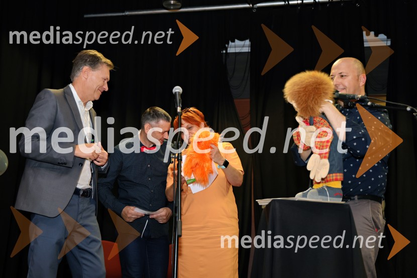  ... ;  Aleksander Onišak, lutkar in terapevtDobrodelni koncert Čudeži sveta