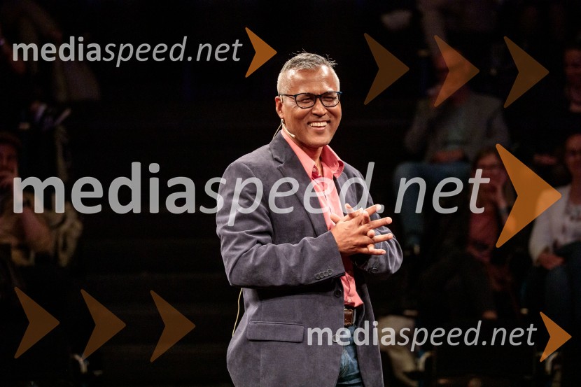 dr. Monishankar Singha, psiholog in bivši budistični menih1. Slovenska MEN-TAL konferenca