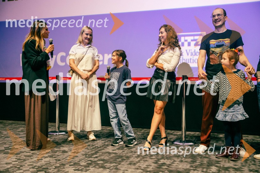  Teja  Jugovic, spletna vplivnica, Cool mamacita;  Tanja Ribič, igralka;  ... ;  ... ;  ... ;  ... Lili in Žverca, premiera filma v Cineplexx Ljubljana