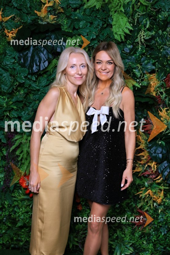  ... ;  Renata  Končić - Minea, pevkaHonor predstavil novo serijo pametnih telefonov v Zagrebu