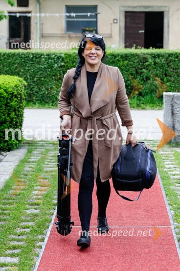 Iskrivo v živo: Anja Zag Golob v pogovoru z Boštjanom Naratom