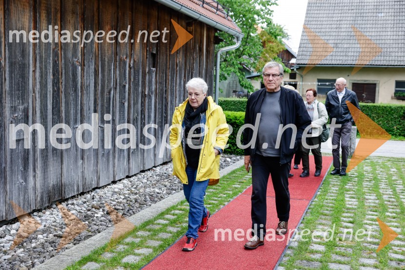 Iskrivo v živo: Anja Zag Golob v pogovoru z Boštjanom Naratom