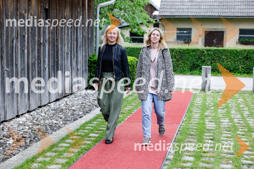 Iskrivo v živo: Anja Zag Golob v pogovoru z Boštjanom Naratom