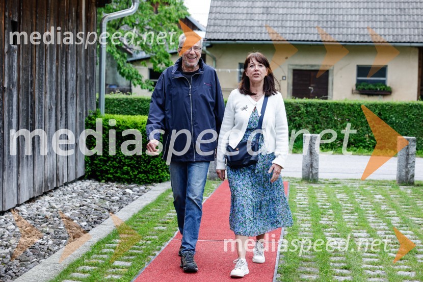  ... ;  Andreja Škrabec, mag. znanosti za državne in evropske študijeIskrivo v živo: Anja Zag Golob v pogovoru z Boštjanom Naratom