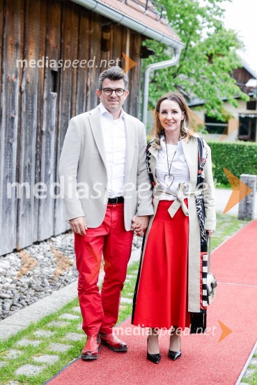 Iskrivo v živo: Anja Zag Golob v pogovoru z Boštjanom Naratom