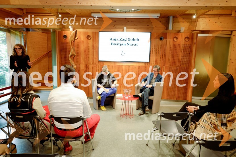  Polona Lovšin, vodja komunikacij, Riko d.o.o.;  Anja Zag Golob;  Boštjan Narat, filozofIskrivo v živo: Anja Zag Golob v pogovoru z Boštjanom Naratom