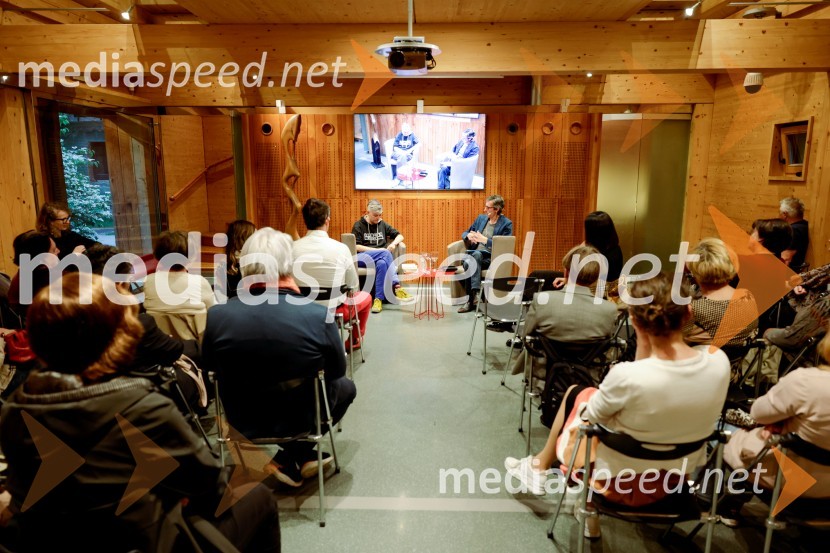 Iskrivo v živo: Anja Zag Golob v pogovoru z Boštjanom Naratom