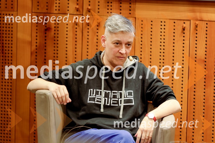  Anja Zag GolobIskrivo v živo: Anja Zag Golob v pogovoru z Boštjanom Naratom