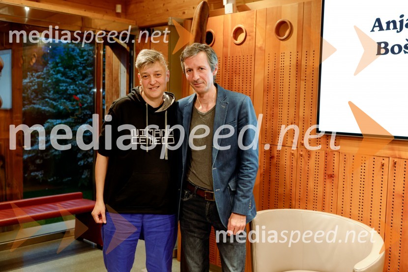  Anja Zag Golob;  Boštjan Narat, filozofIskrivo v živo: Anja Zag Golob v pogovoru z Boštjanom Naratom