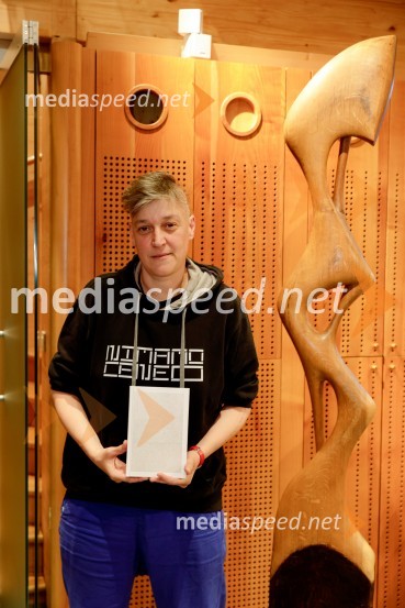  Anja Zag GolobIskrivo v živo: Anja Zag Golob v pogovoru z Boštjanom Naratom