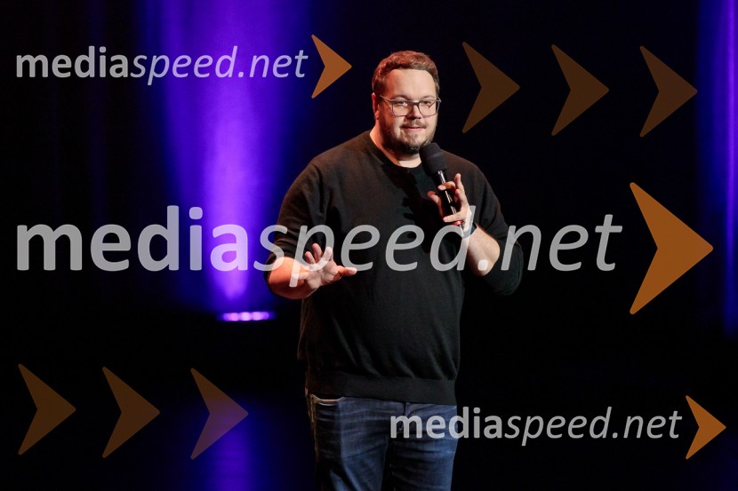  Sašo Stare, stand up komik, voditeljPrvi tradicionalni stand-up velešov