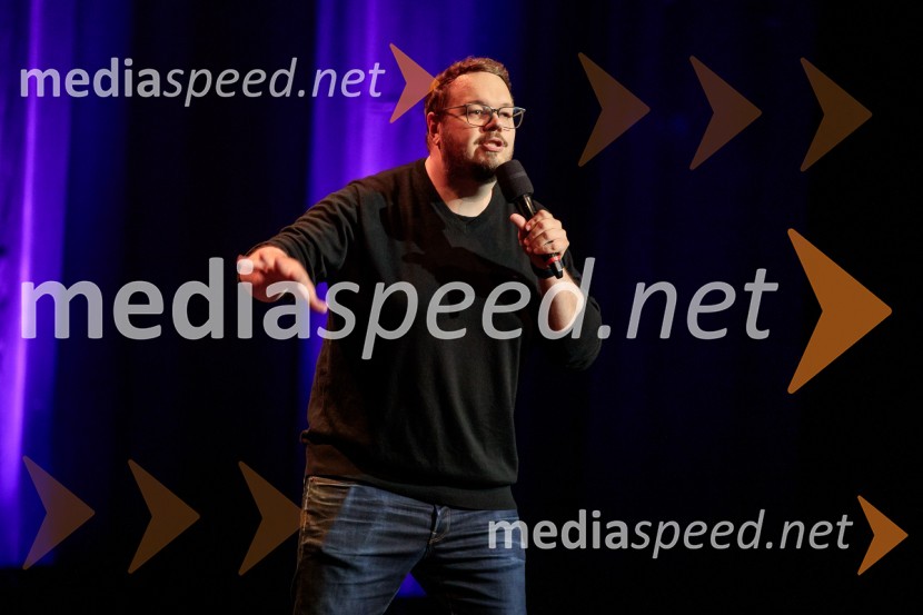  Sašo Stare, stand up komik, voditeljPrvi tradicionalni stand-up velešov