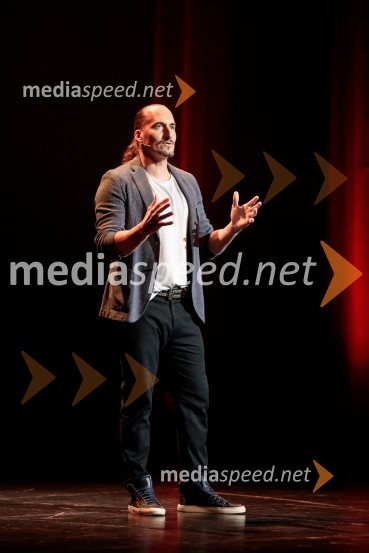  Vid  Valič, stand-up komik, voditeljPrvi tradicionalni stand-up velešov