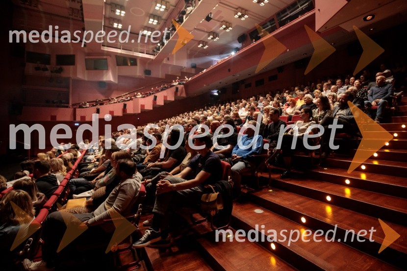 Prvi tradicionalni stand-up velešov
