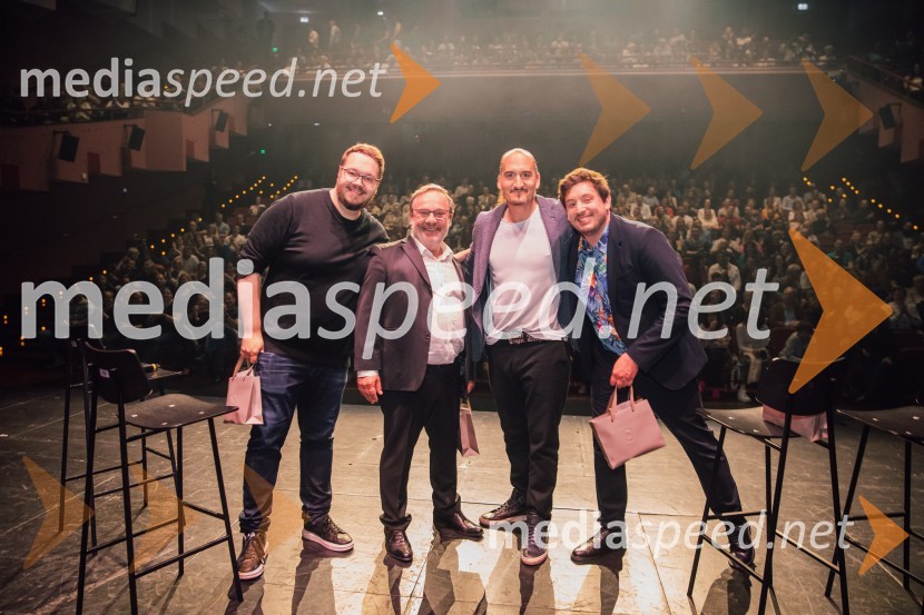  Sašo Stare, stand up komik, voditelj;  Bojan Emeršič, igralec;  Vid  Valič, stand-up komik, voditelj;  Tim Vodopivec, stand-up komikPrvi tradicionalni stand-up velešov
