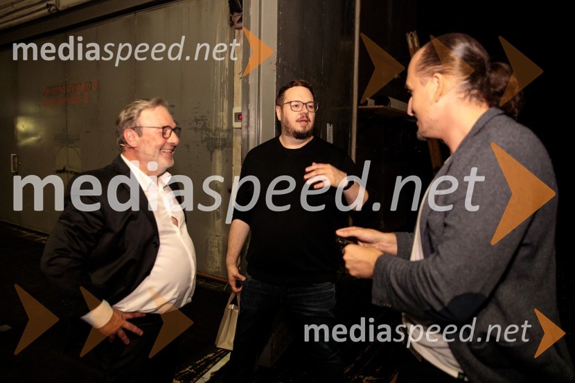  Bojan Emeršič, igralec;  Sašo Stare, stand up komik, voditelj;  Vid  Valič, stand-up komik, voditeljPrvi tradicionalni stand-up velešov