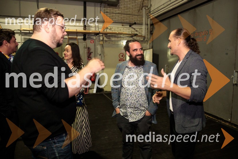  Sašo Stare, stand up komik, voditelj;   Jure Novak, generalni direktor, Cankarjev dom;  Vid  Valič, stand-up komik, voditeljPrvi tradicionalni stand-up velešov