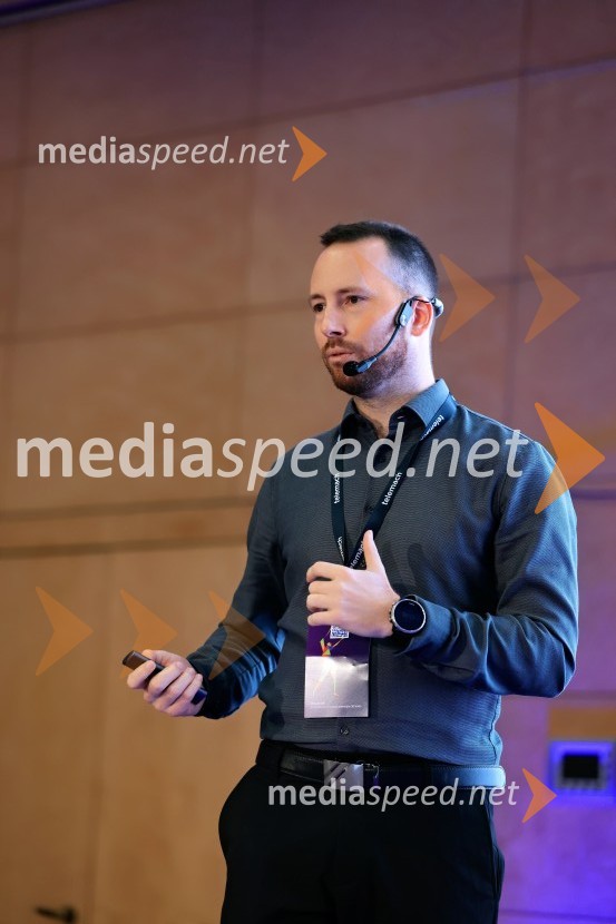  Enej Gradišek, FaciliTribe27. SKOJ, prvi dan konference