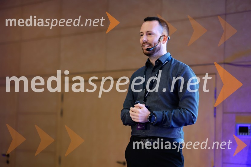  Enej Gradišek, FaciliTribe27. SKOJ, prvi dan konference