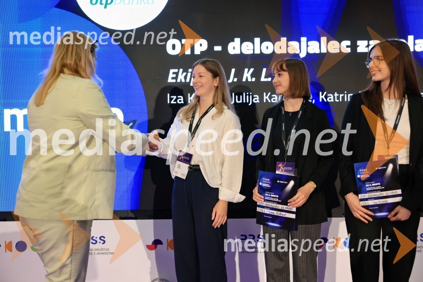  ... ;  Julija Kandare, Inkubator;  Lara Zlatoper, Inkubator;  Iza Kranjc, Inkubator27. SKOJ, prvi dan konference