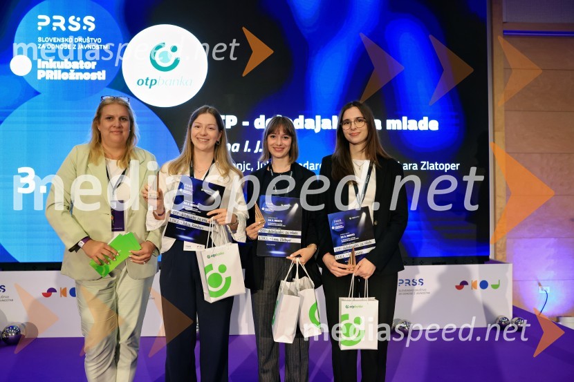  ... ;  Julija Kandare, Inkubator;  Lara Zlatoper, Inkubator;  Iza Kranjc, Inkubator27. SKOJ, prvi dan konference