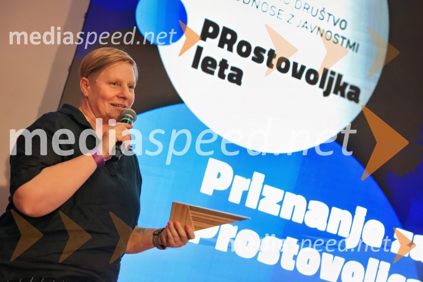  Tina Cipot, vodja korporativnega komuniciranja, Lidl Slovenija, predsednica PRSS27. SKOJ, prvi dan konference