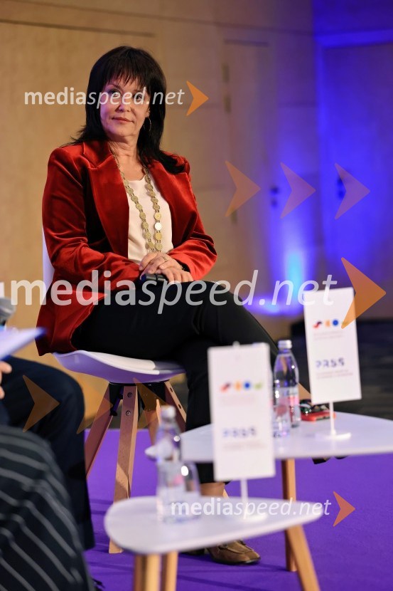  Nataša Pavlović Bujas, predsenica IPRA27. SKOJ, prvi dan konference
