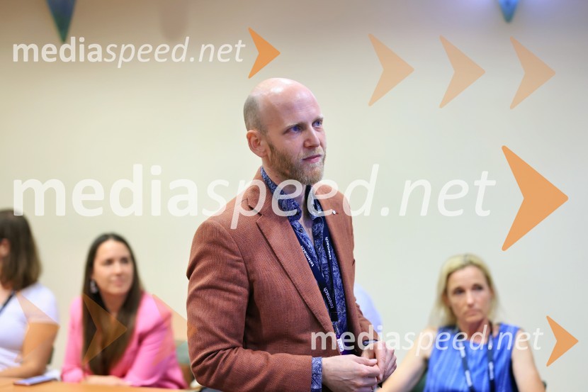  Jan Kovačič, psiholog in psihoterapevt27. SKOJ, prvi dan konference