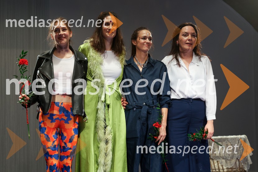  Anja Novak, igralka;  Miranda  Trnjanin, igralka;  Katarina Stegnar, igralka;  Tamara Avguštin, igralka55. člen, premiera drame v Slovenskem mladinskem gledališču