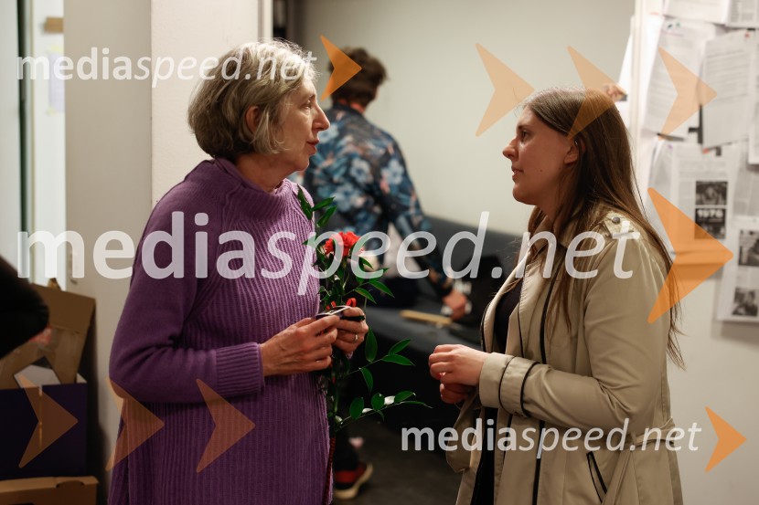  Mateja Dermelj, lektorica;  ... 55. člen, premiera drame v Slovenskem mladinskem gledališču