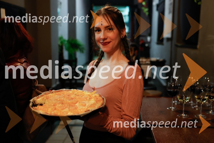  Anja Novak, igralka55. člen, premiera drame v Slovenskem mladinskem gledališču