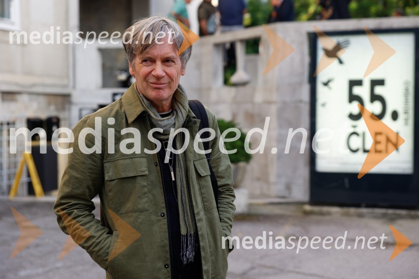  Janez Janša, režiser55. člen, premiera drame v Slovenskem mladinskem gledališču