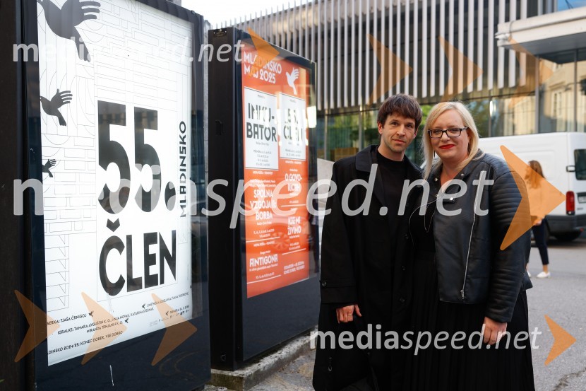  Izak Košir, novinar;  Tjaša Pureber, vršilka dolžnosti generalnega direktorja, GOV.SI55. člen, premiera drame v Slovenskem mladinskem gledališču